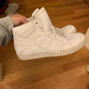 Adidas Sneakers